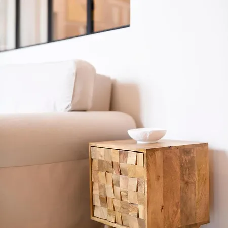 Apartment Plinthos *